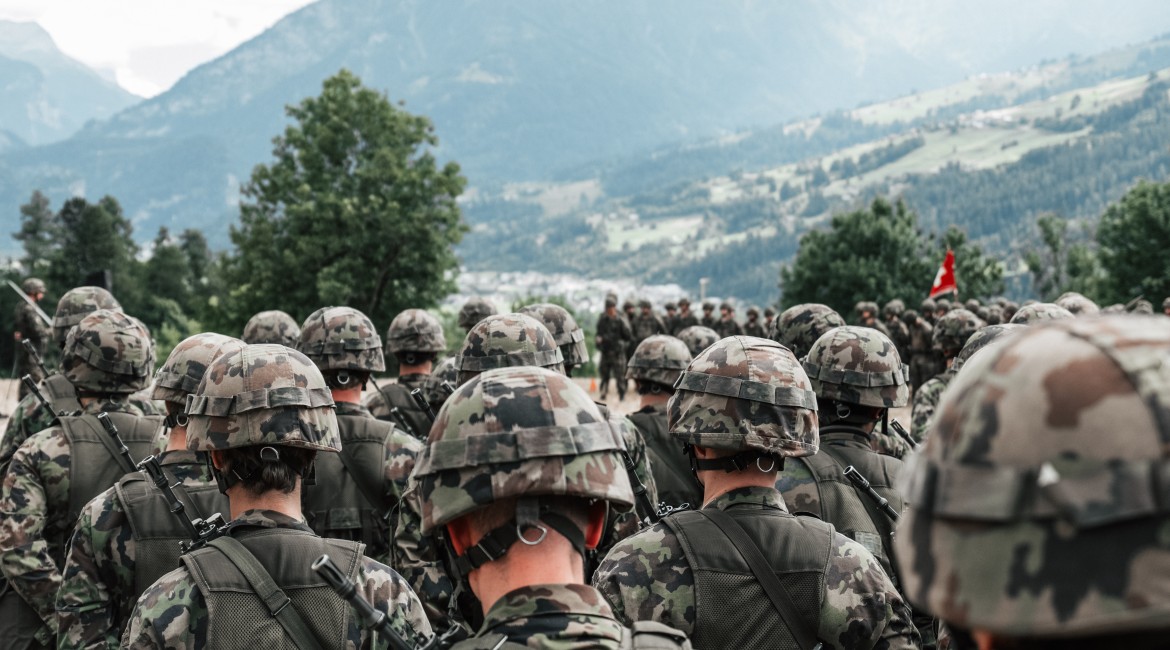 Les Franco-Suisses ne pourront peut-être plus éviter le service militaire obligatoire en Suisse