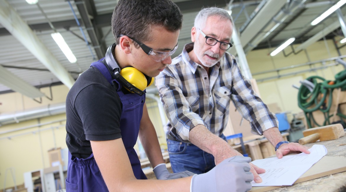 Conseil fédéral opposé à 6 semaines de vacances pour les apprentis