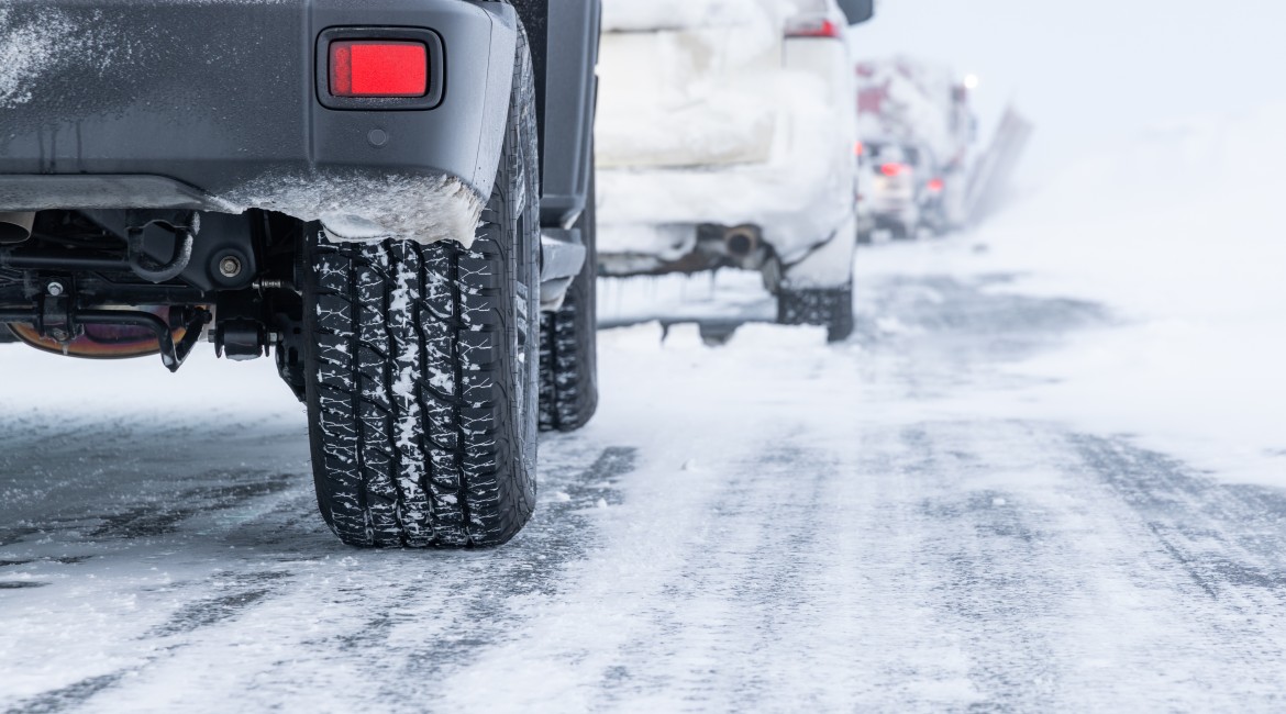 Pneus hiver : quelles réglementations en Suisse, par rapport à la France ?