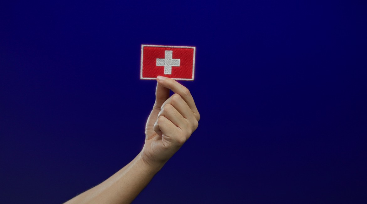 Une commission parlementaire suisse bloque le projet de réduire de moitié la durée de résidence pour obtenir la citoyenneté