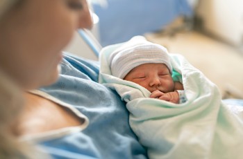 Le Parlement donne son feu vert au congé parental genevois